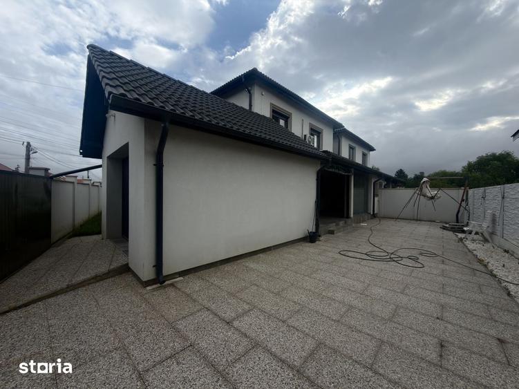 Casă cu 5 camere cu Teren 300 Mp în Sânmihaiu Român