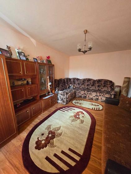 Apartament cu 3 camere decomandat în Luduș