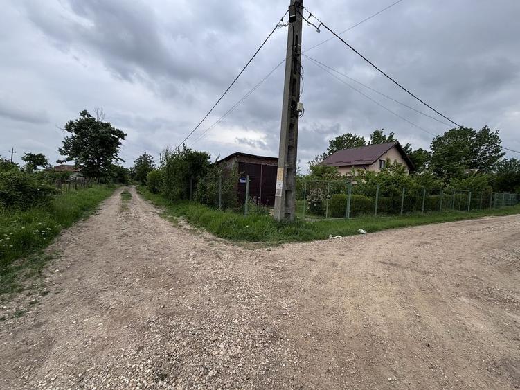 Teren de 2461 mp, în Sârbeni