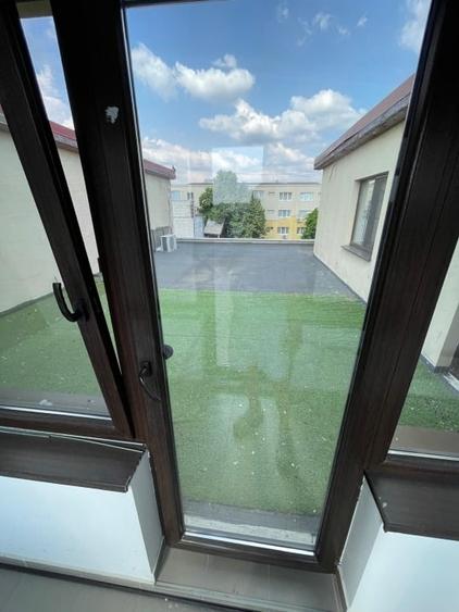 Apartament cu 5 camere decomandat în Spitalul Județean