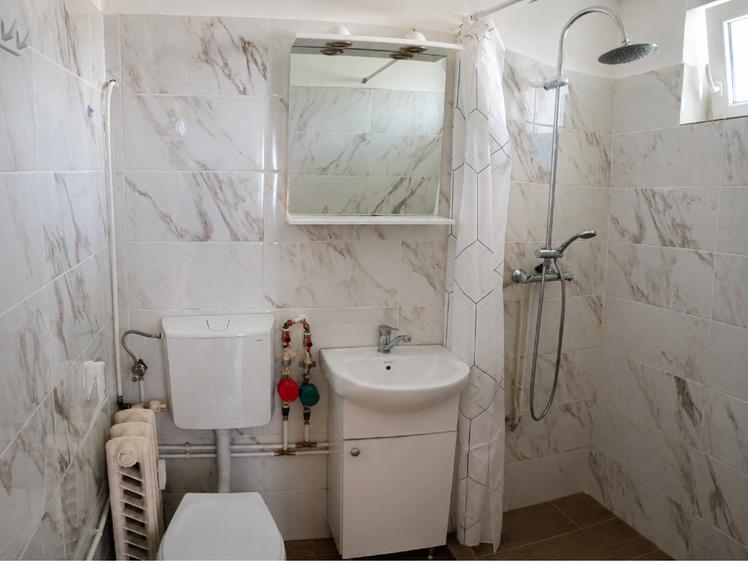 Apartament cu 2 camere semidecomandat, mobilat în Ultracentral