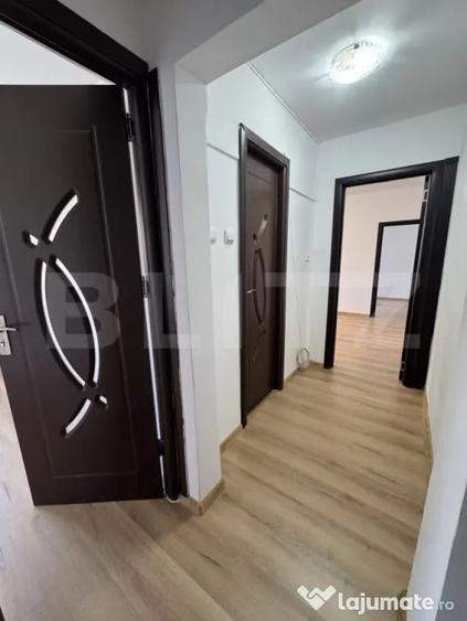 Apartament cu 3 camere semidecomandat în Central