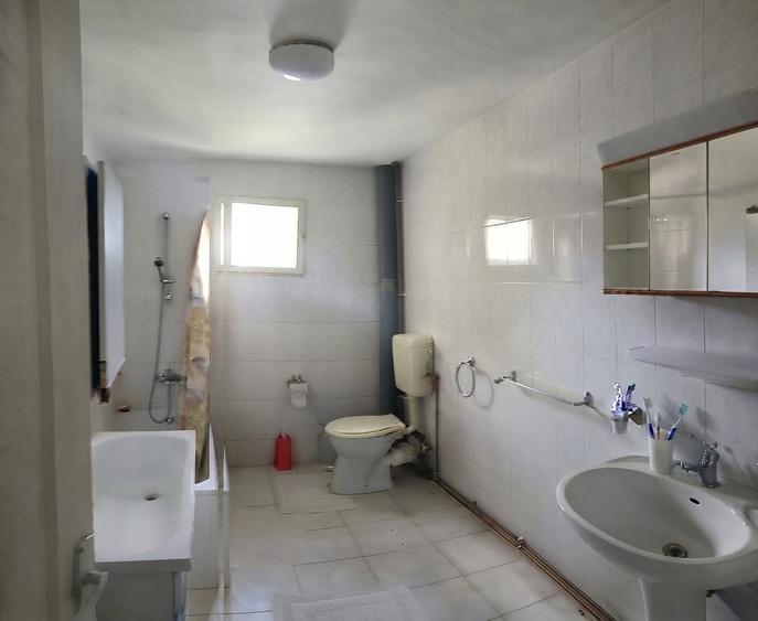 Casă cu 10 camere cu Canalizare în Breaza