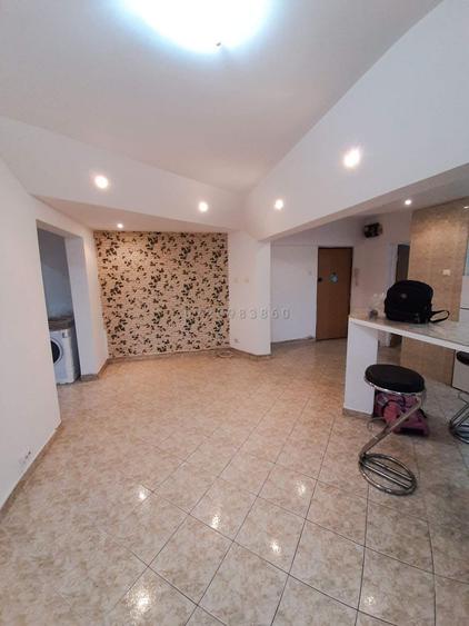 Apartament cu 3 camere semidecomandat în Drumul Taberei