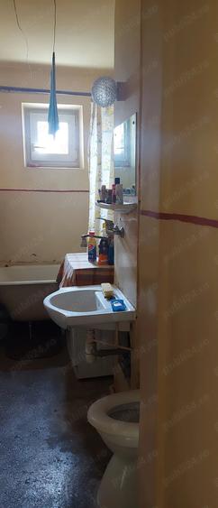 Apartament cu 2 camere semidecomandat în Girocului