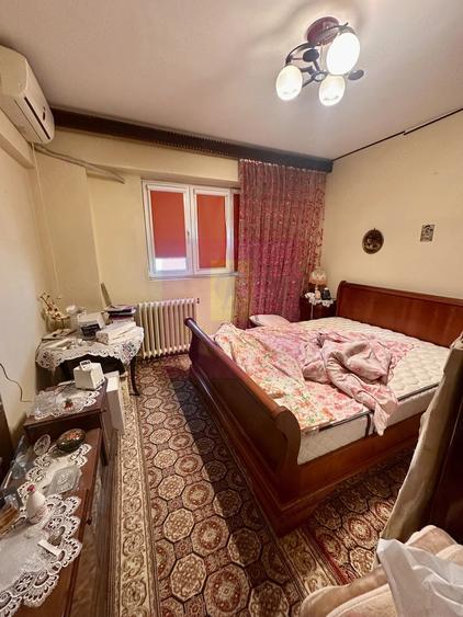 Apartament cu 3 camere decomandat în Iancului