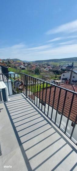 Apartament cu 2 camere, mobilat în Livezeni