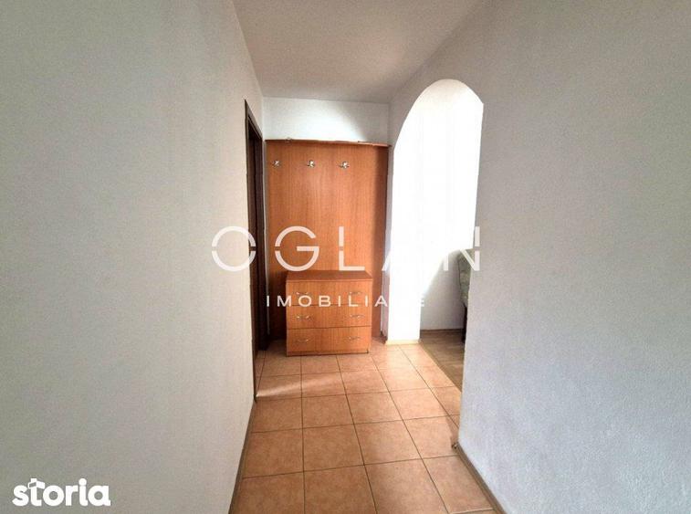Apartament cu 3 camere, mobilat în Piața Cluj