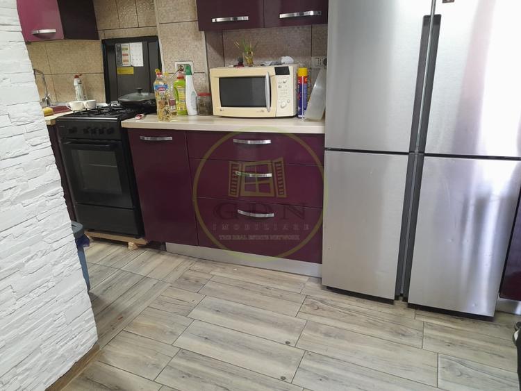Casă individuală cu 5 camere cu Teren 250 Mp în Mândra