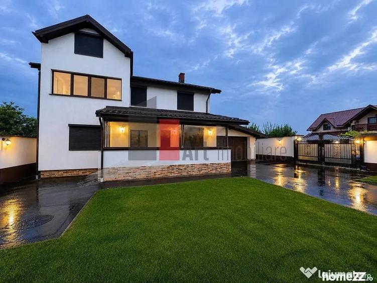 Casă cu 5 camere cu Teren 500 Mp în 1 Decembrie