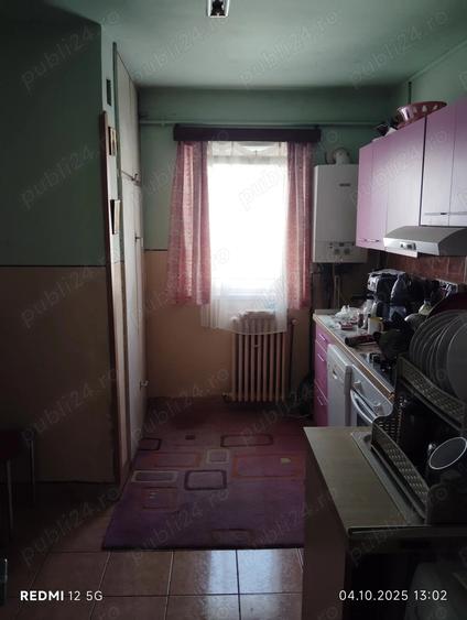 Apartament cu 3 camere decomandat în Hipodrom 2
