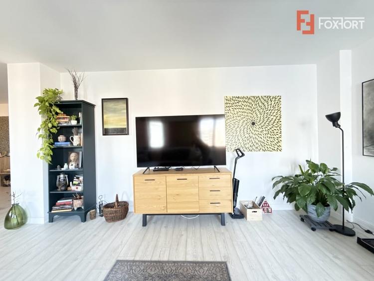 Apartament cu 3 camere decomandat, mobilat în Torontalului