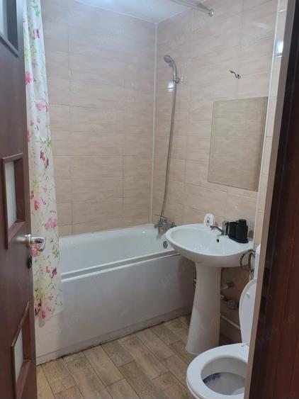 Inchiriez apartament 2 camere zona V uri - 7
