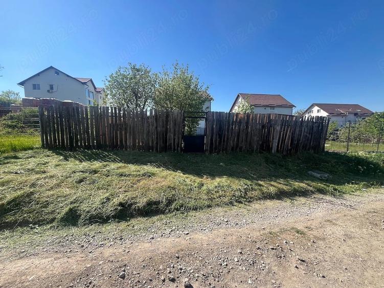 Teren de 400 mp, în Zăvoi