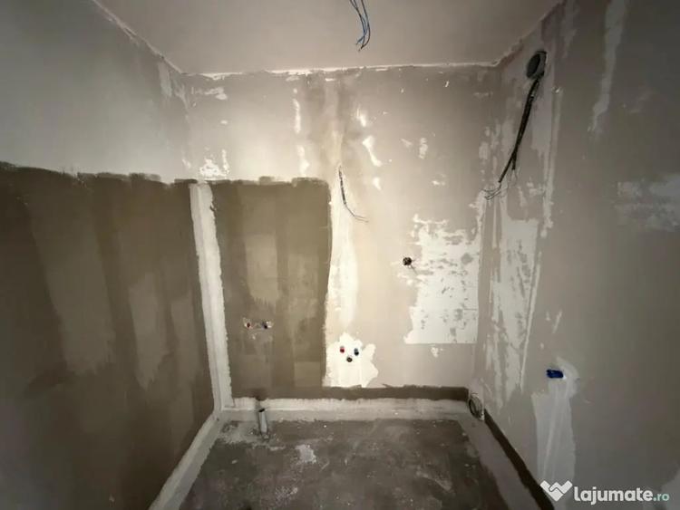 Apartament cu 3 camere semidecomandat în Zorilor
