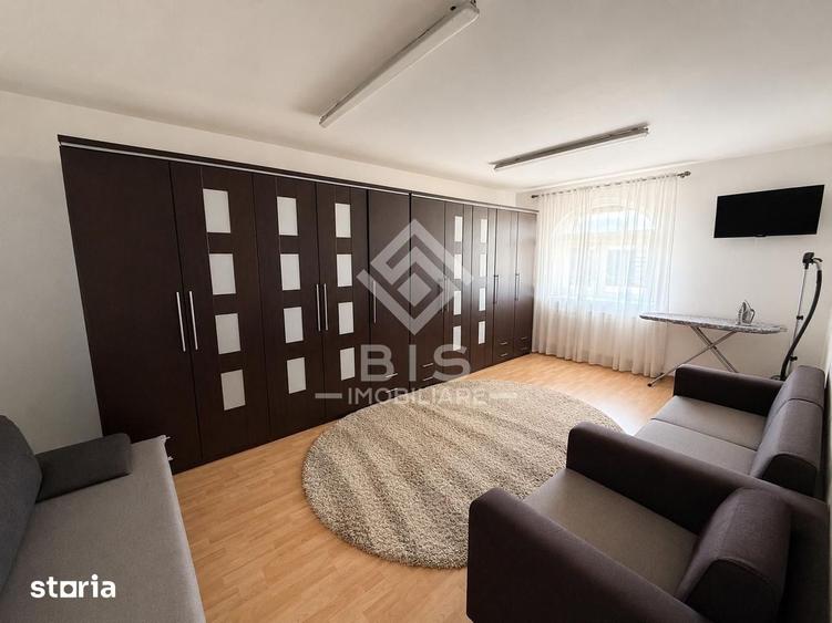Casă cu 10 camere cu Teren 1400 Mp în Unirea