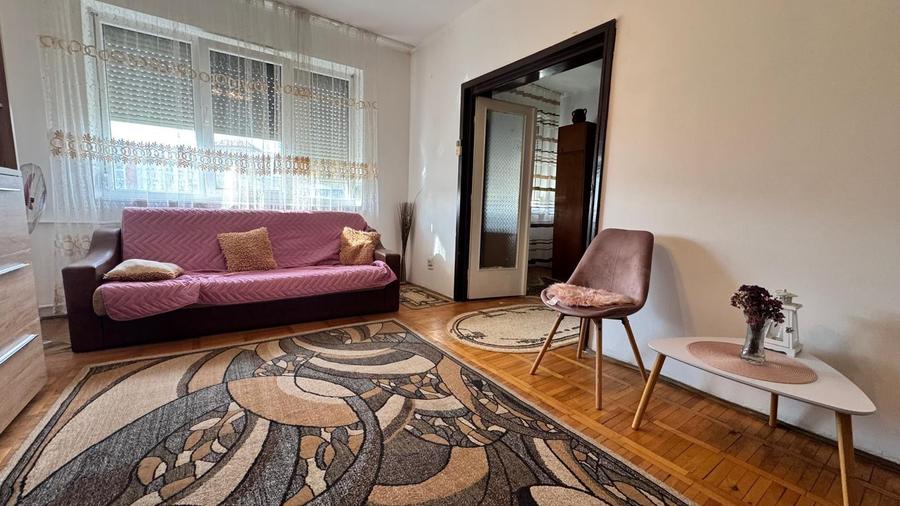Apartament cu 3 camere decomandat în Dacia