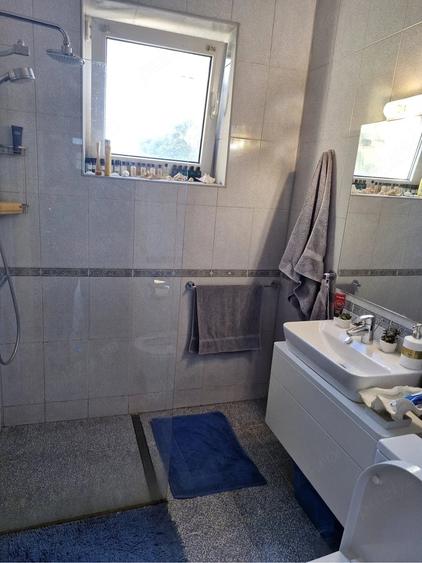 Apartament cu 3 camere semidecomandat în Cotroceni