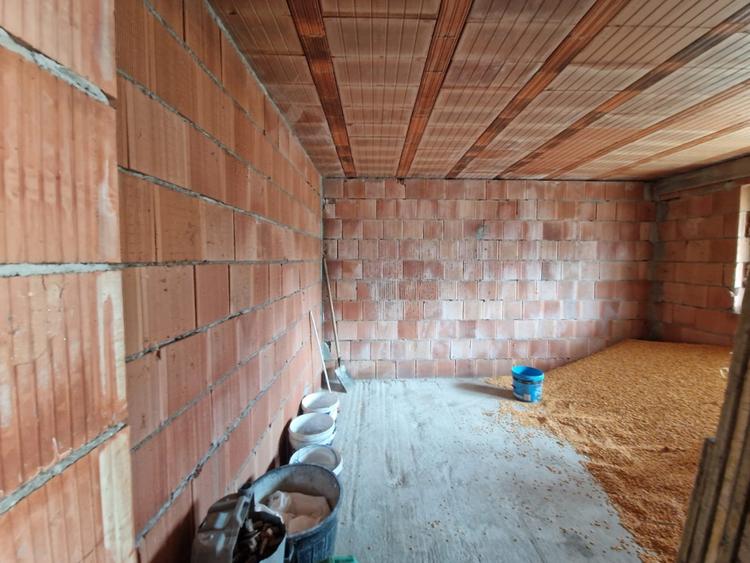 Casă cu 5 camere cu Teren 500 Mp în Șura Mare