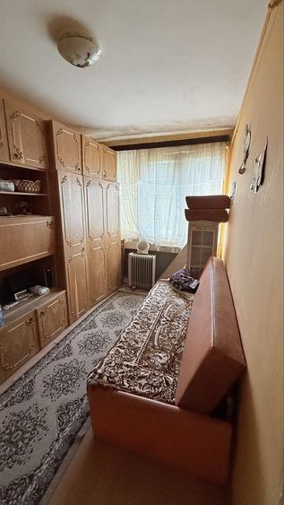 Apartament cu 3 camere decomandat în Independenței