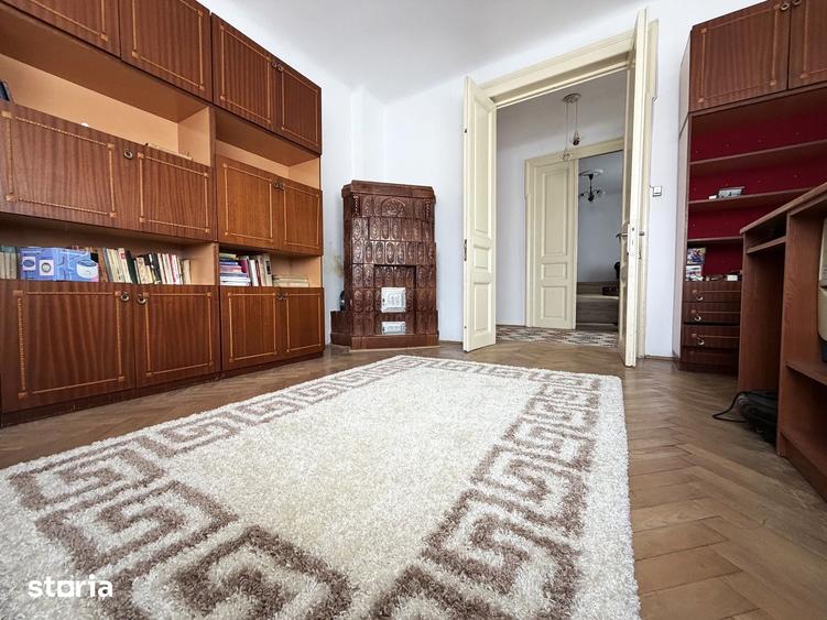 Casă cu 5 camere cu Teren 430 Mp în Mihai Bravu