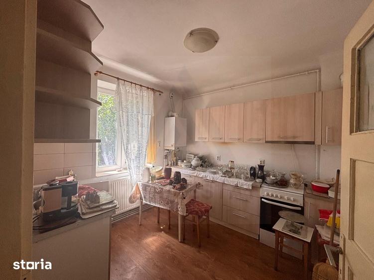 Casă cu 3 camere decomandat cu Teren 335 Mp în Trei Stejari