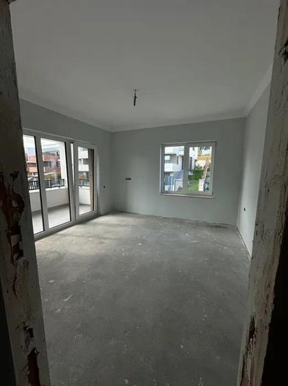 Duplex cu 4 camere cu Canalizare în Iris