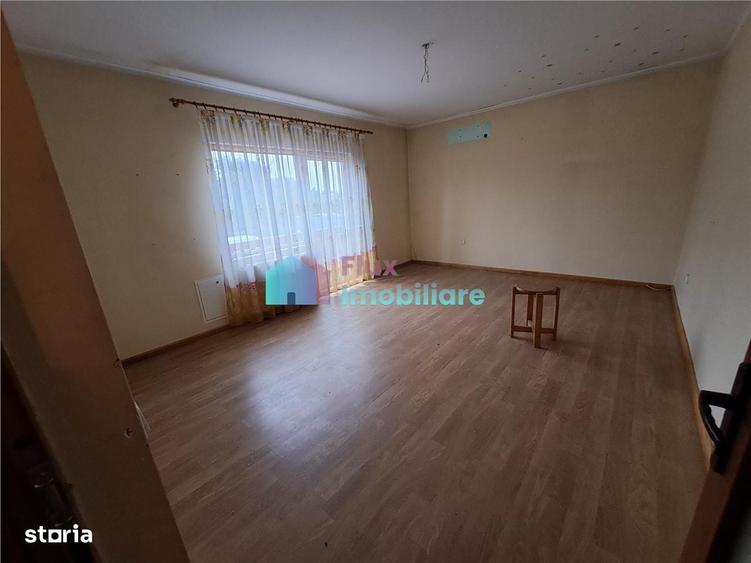 Casă cu 4 camere cu Teren 1200 Mp în Ițcani