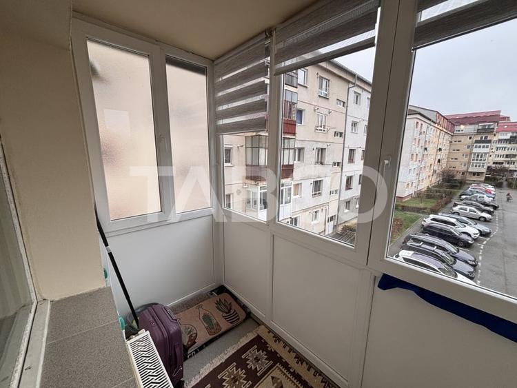 Apartament cu 3 camere decomandat, mobilat în Valea Aurie