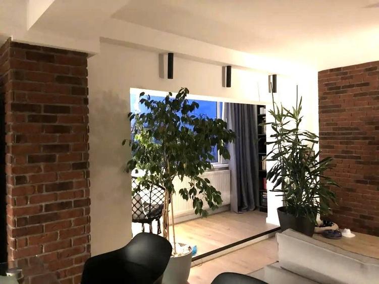 Apartament cu 3 camere decomandat, mobilat în Decebal