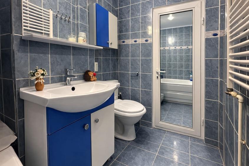 Apartament cu 3 camere decomandat, mobilat în Viziru 3