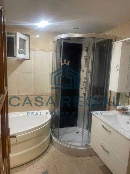 Apartament cu 3 camere decomandat, mobilat în Decebal