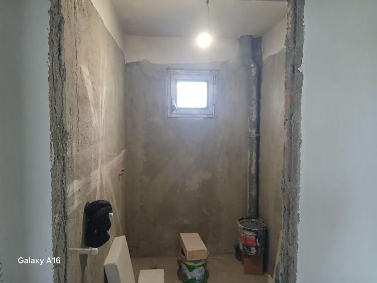 Apartament cu 3 camere decomandat în Exterior Vest