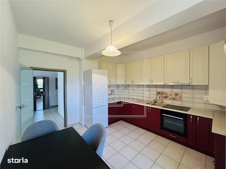 Apartament cu 3 camere în Sub Arini