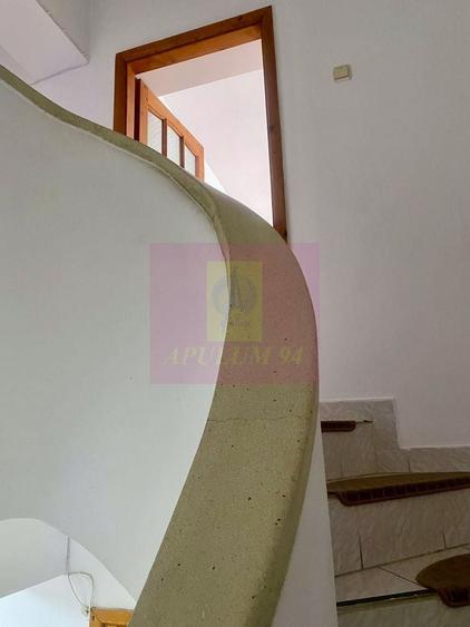 Apartament cu 4 camere decomandat, mobilat în Decebal