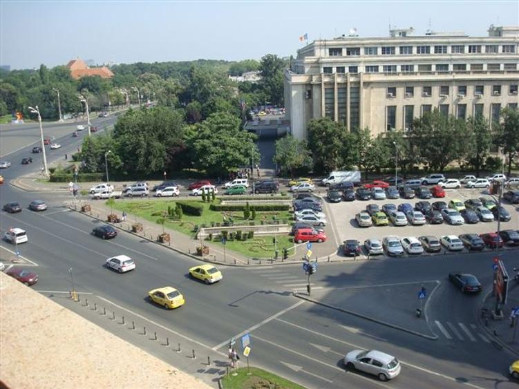Piata Victoriei -amplasament de exceptie - 1