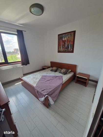 Apartament cu 3 camere decomandat în Cazino