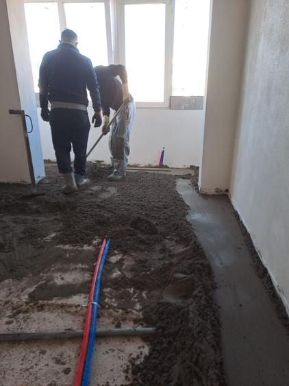 Apartament cu 3 camere semidecomandat în Central