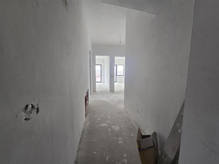 Casă cu 7 camere cu Teren 598 Mp în Sântandrei