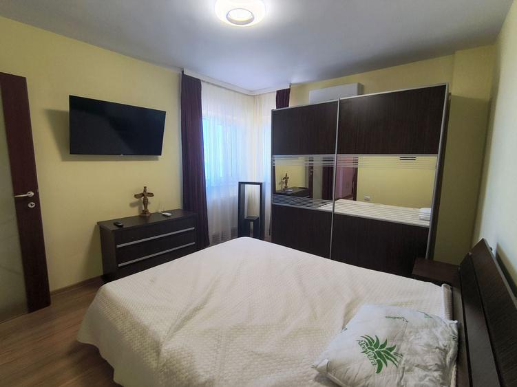 Apartament cu 3 camere decomandat, mobilat în Faleza Nord
