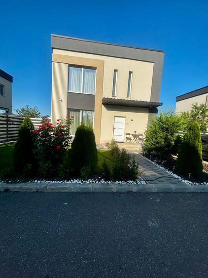 Casă individuală cu 42 camere cu Canalizare în Corbeanca