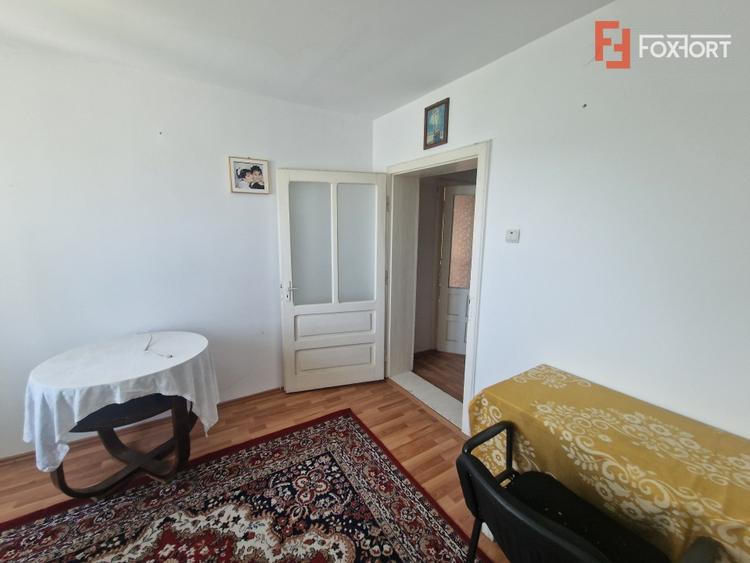 Casă individuală cu 7 camere cu Canalizare în Ultracentral