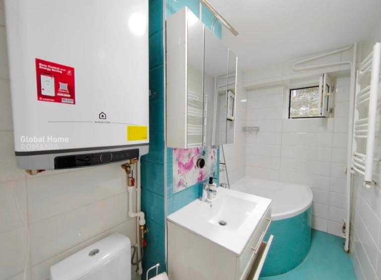 Apartament cu 3 camere decomandat în Tineretului
