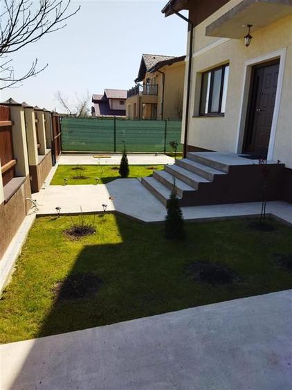 Casă individuală cu 5 camere cu Canalizare în Balotești