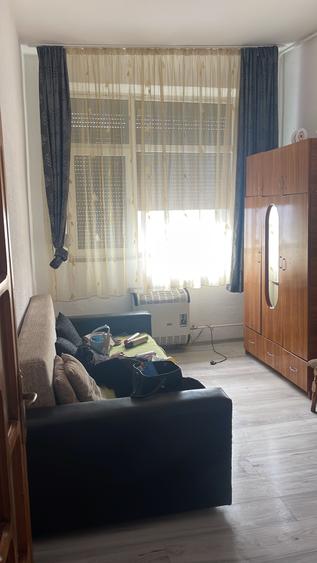Apartament decomandat în Contactoare