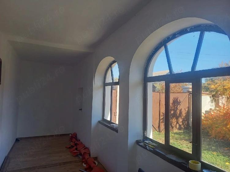 Casă cu Teren 900 Mp în Central