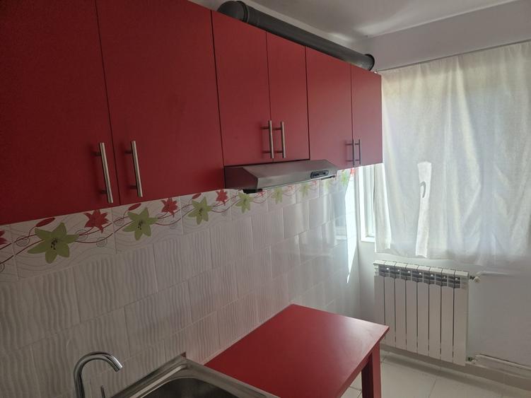 Apartament cu 2 camere semidecomandat în 23 August