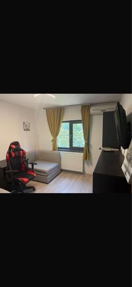 Apartament cu 3 camere în 9 Mai