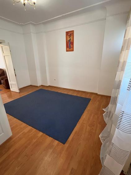 Casă individuală cu 8 camere cu Canalizare în Calea Călărașilor