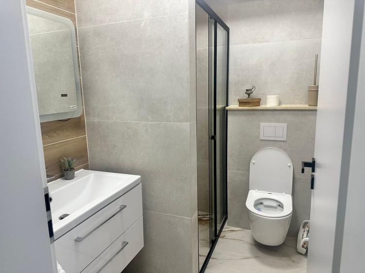 Apartament cu 3 camere decomandat în Viforâta